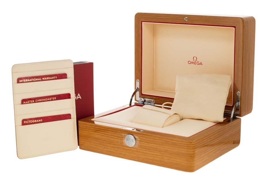 Omega Planet Ocean 215.30.46.51.01.002 Image 5